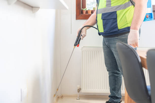 Best Best Pest Control Companies  in Waupaca, WI